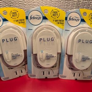 Lot of 3 Febreze Plug Odor-Eliminating Fade defy Air Freshener Warmers